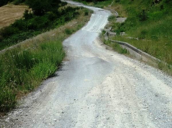 Piccoli interventi sulla viabilità rurale Piccoli interventi sulla viabilità rurale