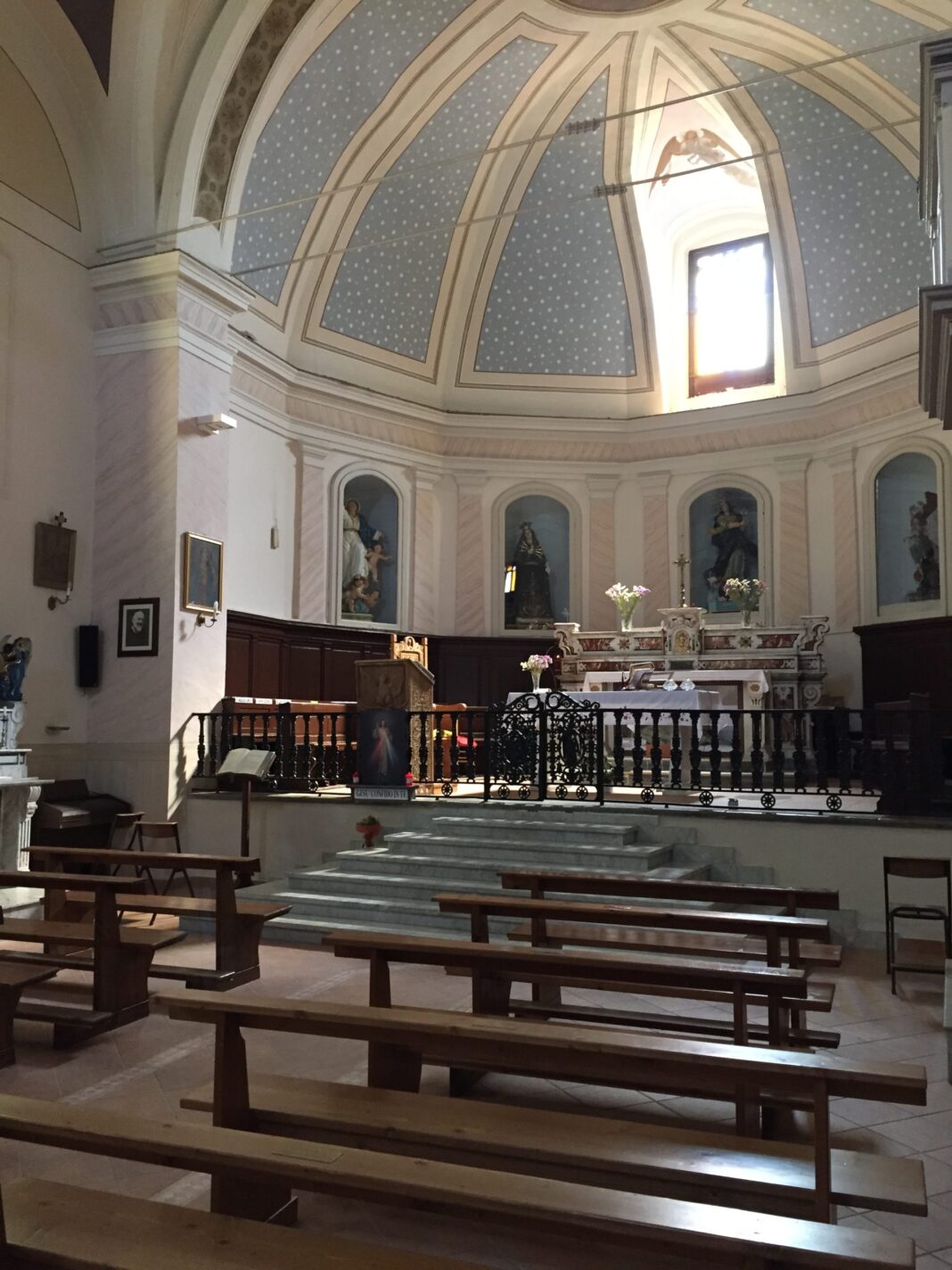 Chiesa nuova – Digitalizzato il registro settecentesco dell’arciconfraternita Chiesa nuova – Digitalizzato il registro settecentesco dell’arciconfraternita