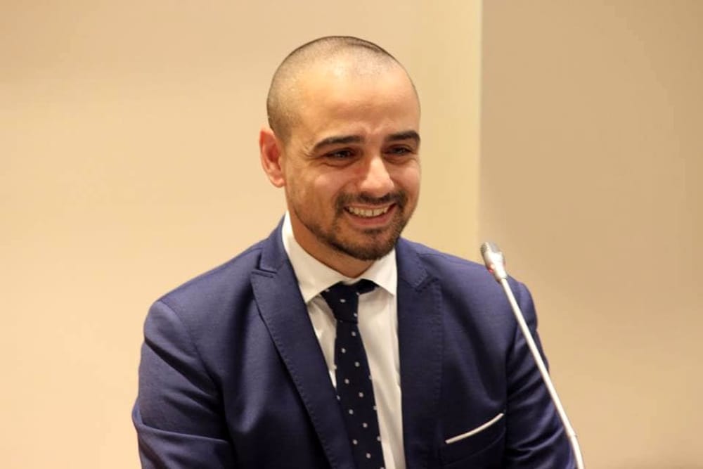 Finché c’è vita, c’è speranza. Sottotitolo: finché ci saranno sindaci come Gianfilippo Mignogna, niente è perduto. Finché c’è vita, c’è speranza. Sottotitolo: finché ci saranno sindaci come Gianfilippo Mignogna, niente è perduto.